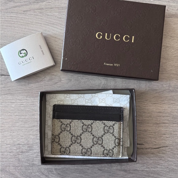 Gucci Black and Gray Key Card Holder - Picture 1 of 6